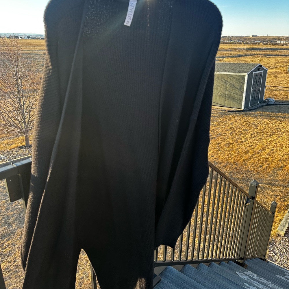 STYLUS Black Ribbed Sweater - Picture 7 of 10